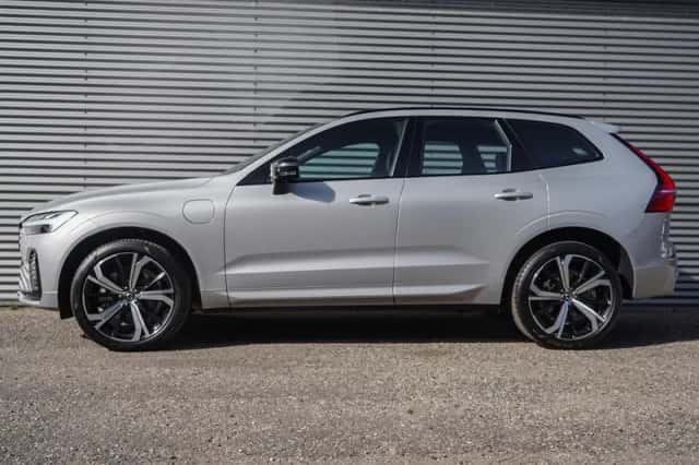 Volvo XC60 (2024) thumbnail 3