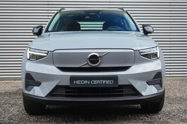 Volvo EX40 (2025) thumbnail 2