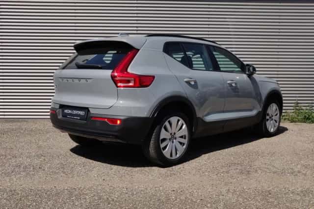 Volvo EX40 (2025) thumbnail 2