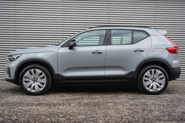 Volvo EX40 (2025) thumbnail 3