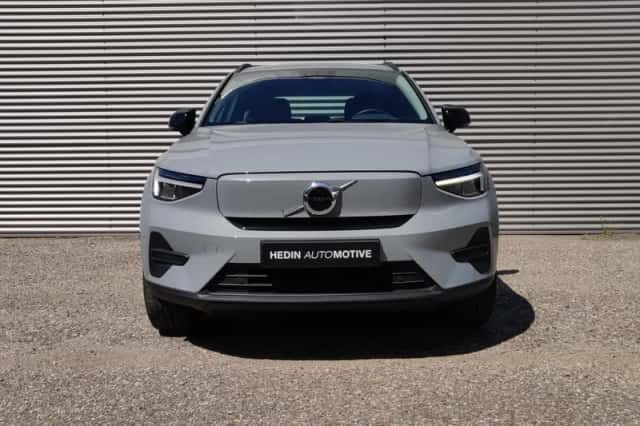 Volvo EX40 (2025) thumbnail 4