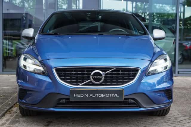 Volvo V40 (2019) thumbnail 2