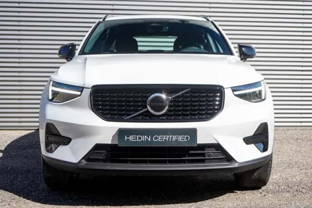 Volvo XC40 (2025) thumbnail 2
