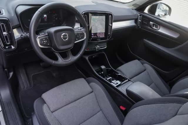 Volvo XC40 (2025) thumbnail 12