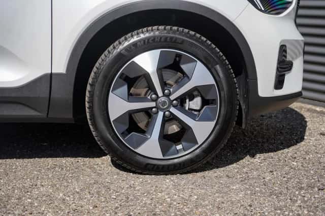 Volvo XC40 (2025) thumbnail 7