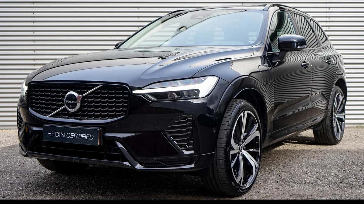 Volvo XC60 (2025) — foto 1