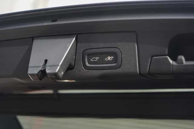 Volvo XC60 (2025) thumbnail 11