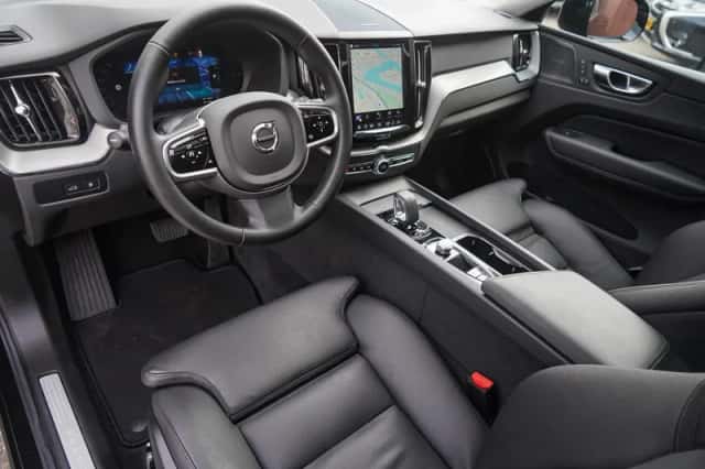 Volvo XC60 (2025) thumbnail 12