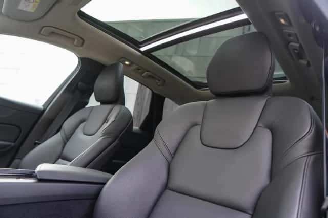 Volvo XC60 (2025) thumbnail 17