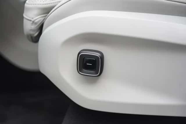 Volvo EX90 (2025) thumbnail 15