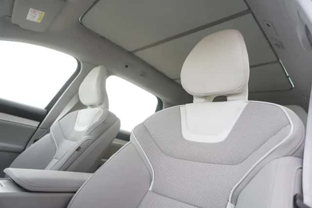 Volvo EX90 (2025) thumbnail 16
