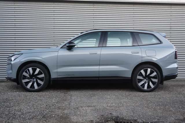 Volvo EX90 (2025) thumbnail 3