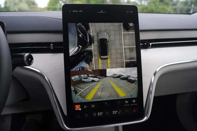 Volvo EX90 (2025) thumbnail 25