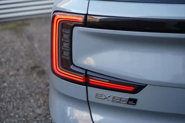 Volvo EX90 (2025) thumbnail 8