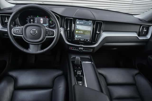 Volvo XC60 (2021) thumbnail 12