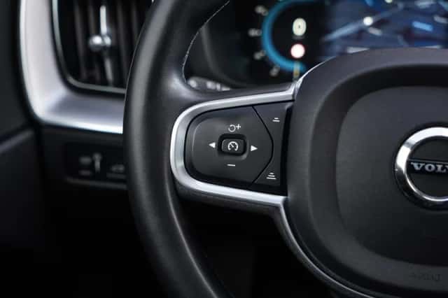 Volvo XC60 (2021) thumbnail 17