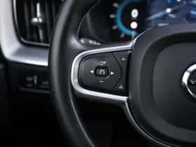 Volvo XC60 (2021) thumbnail 17