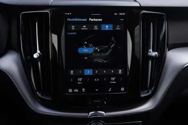 Volvo XC60 (2021) thumbnail 22