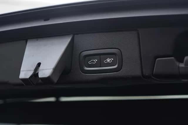 Volvo XC60 (2021) thumbnail 10