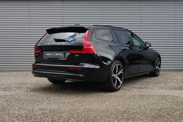 Volvo V60 (2022) thumbnail 2