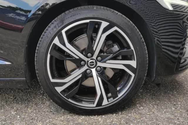 Volvo V60 (2022) thumbnail 4