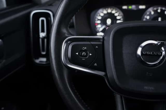 Volvo XC40 (2019) thumbnail 18