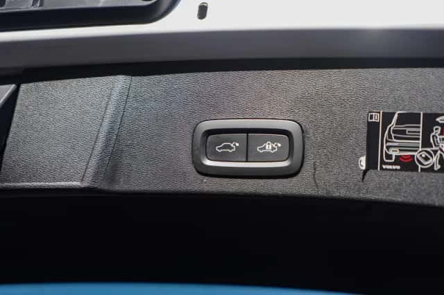 Volvo XC40 (2021) thumbnail 11