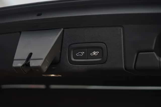 Volvo XC60 (2023) thumbnail 11