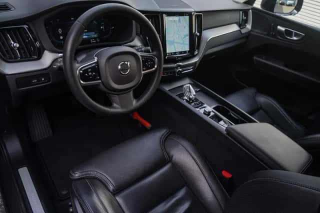 Volvo XC60 (2023) thumbnail 12