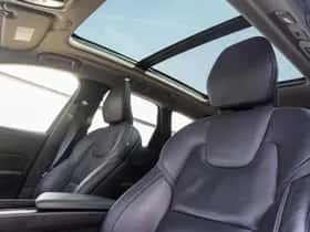 Volvo XC60 (2023) thumbnail 17