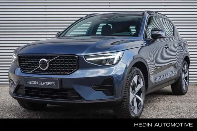 Volvo XC40 (2025) thumbnail 1