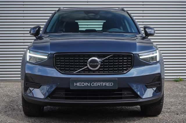 Volvo XC40 (2025) thumbnail 2