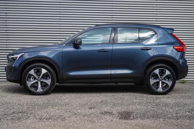 Volvo XC40 (2025) thumbnail 3
