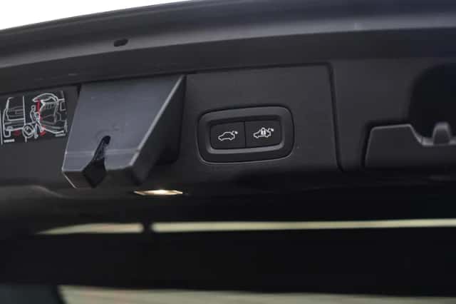 Volvo XC60 (2020) thumbnail 11