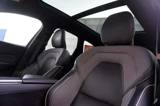 Volvo XC60 (2020) thumbnail 17