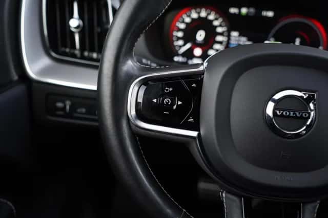 Volvo XC60 (2020) thumbnail 19