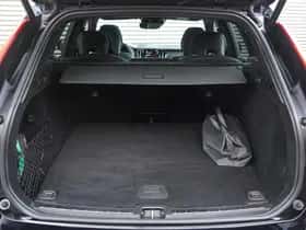 Volvo XC60 (2020) thumbnail 10