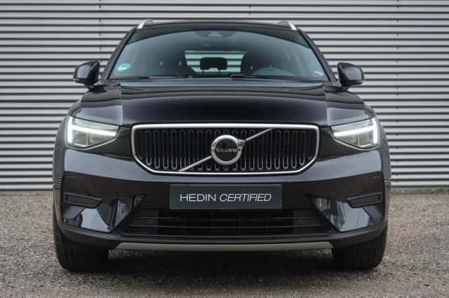 Volvo XC40 (2023) thumbnail 2