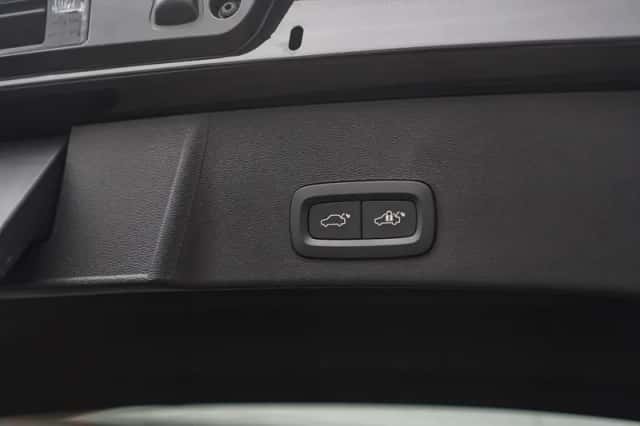 Volvo XC40 (2023) thumbnail 11