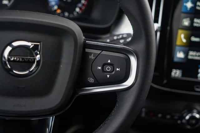 Volvo XC40 (2023) thumbnail 19