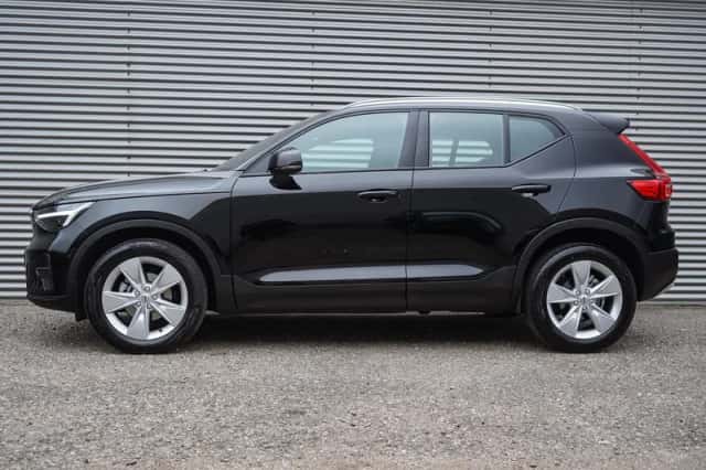 Volvo XC40 (2023) thumbnail 3