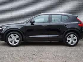 Volvo XC40 (2023) thumbnail 3