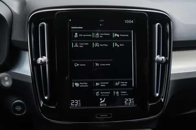 Volvo XC40 (2023) thumbnail 24