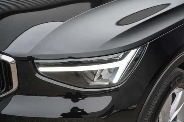 Volvo XC40 (2023) thumbnail 4