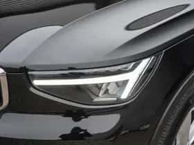 Volvo XC40 (2023) thumbnail 4