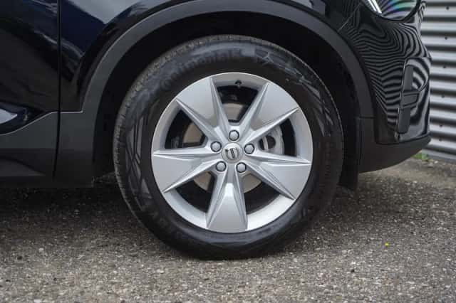 Volvo XC40 (2023) thumbnail 7