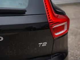 Volvo XC40 (2023) thumbnail 9