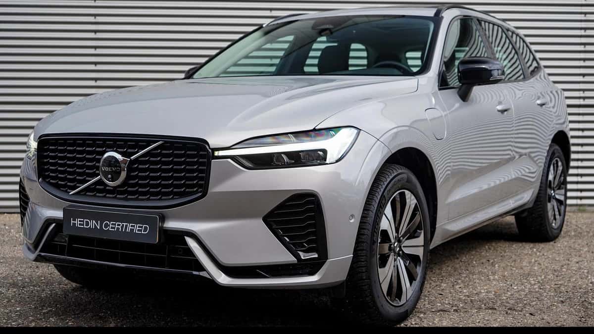 Volvo XC60 (2025) — foto 1
