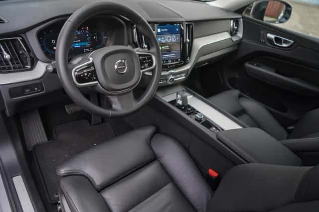Volvo XC60 (2025) thumbnail 12