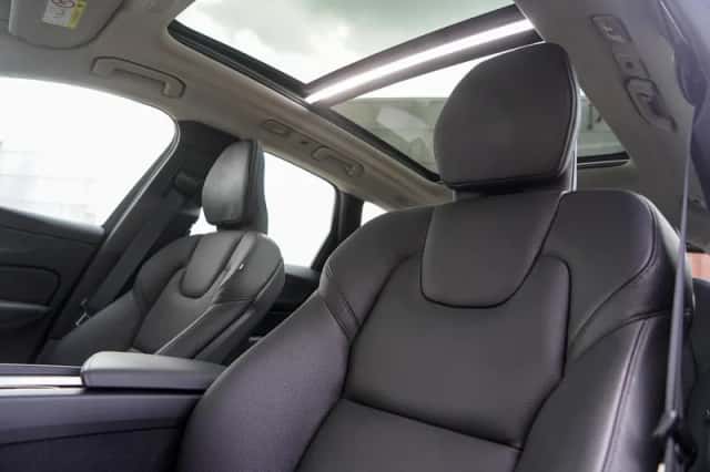 Volvo XC60 (2025) thumbnail 17